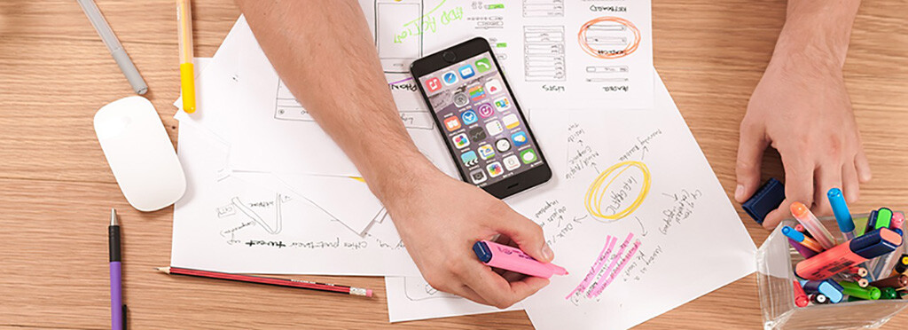 The Difference Between UX and UI and Why it Matters in Financial Marketing