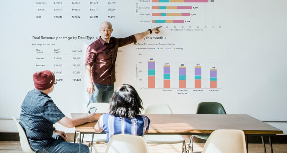 How to Onboard Employees and Customers Using HubSpot Service Hub